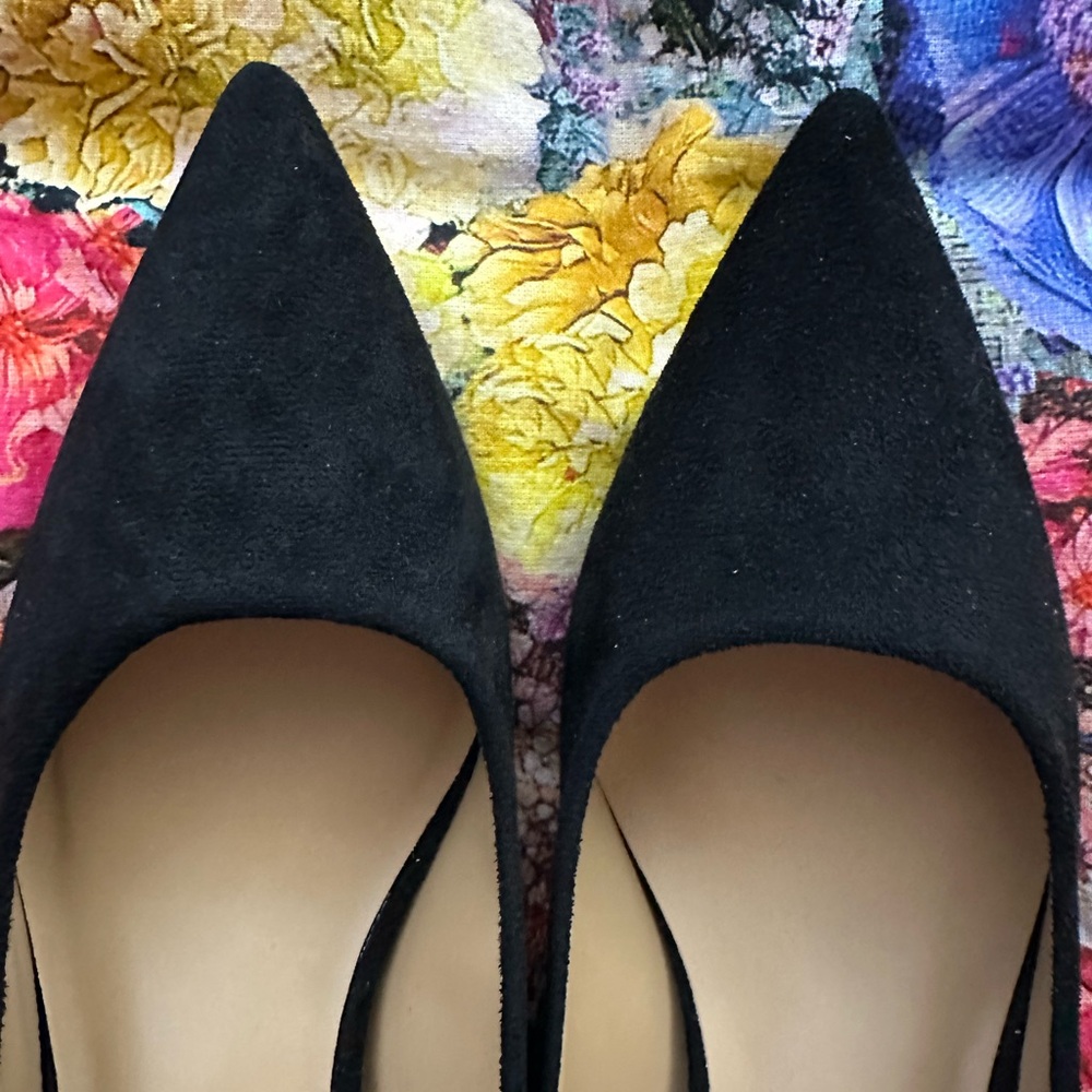 NWT Black Suede Women's Shoes - Picture 5 of 9